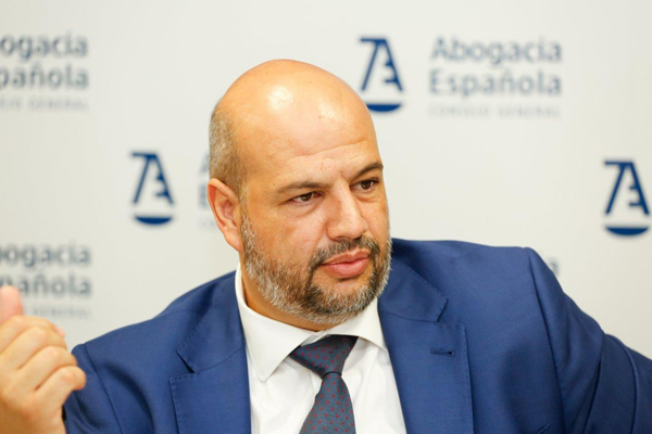 Enrique Zarza, abogado
